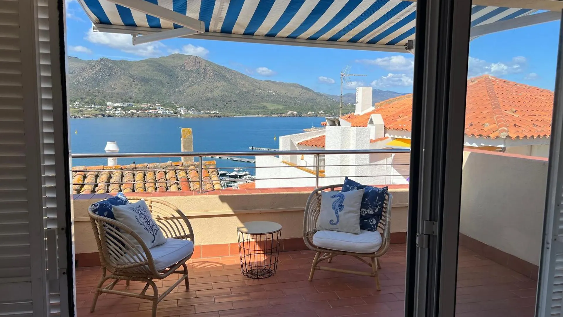 Hostal Sol I Sombra El Port De La Selva