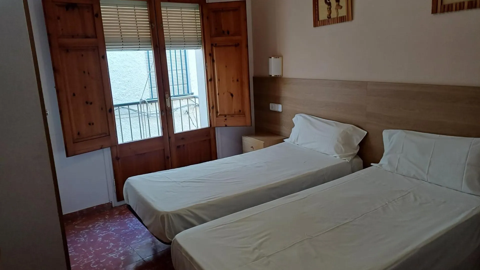 Hostal Sol I Sombra El Port De La Selva