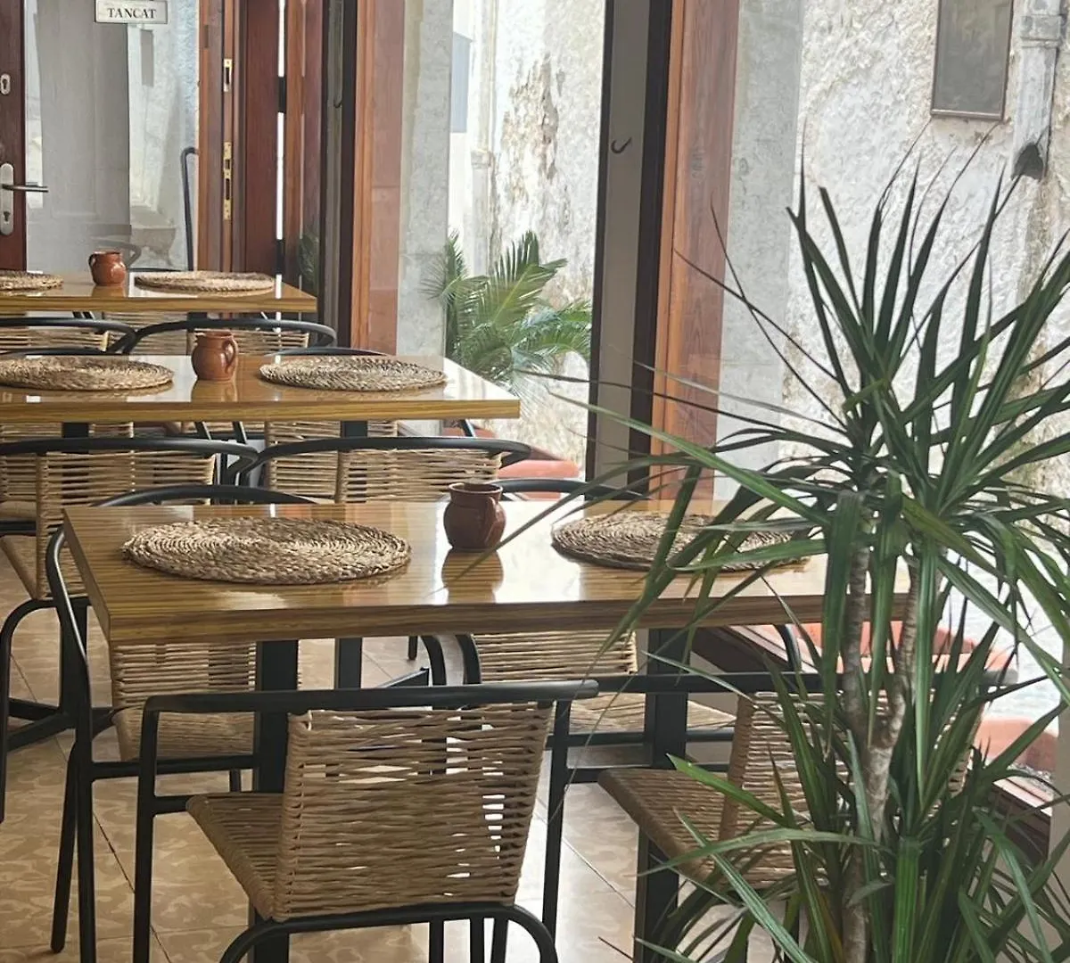 Hostal Sol I Sombra El Port De La Selva Hotel