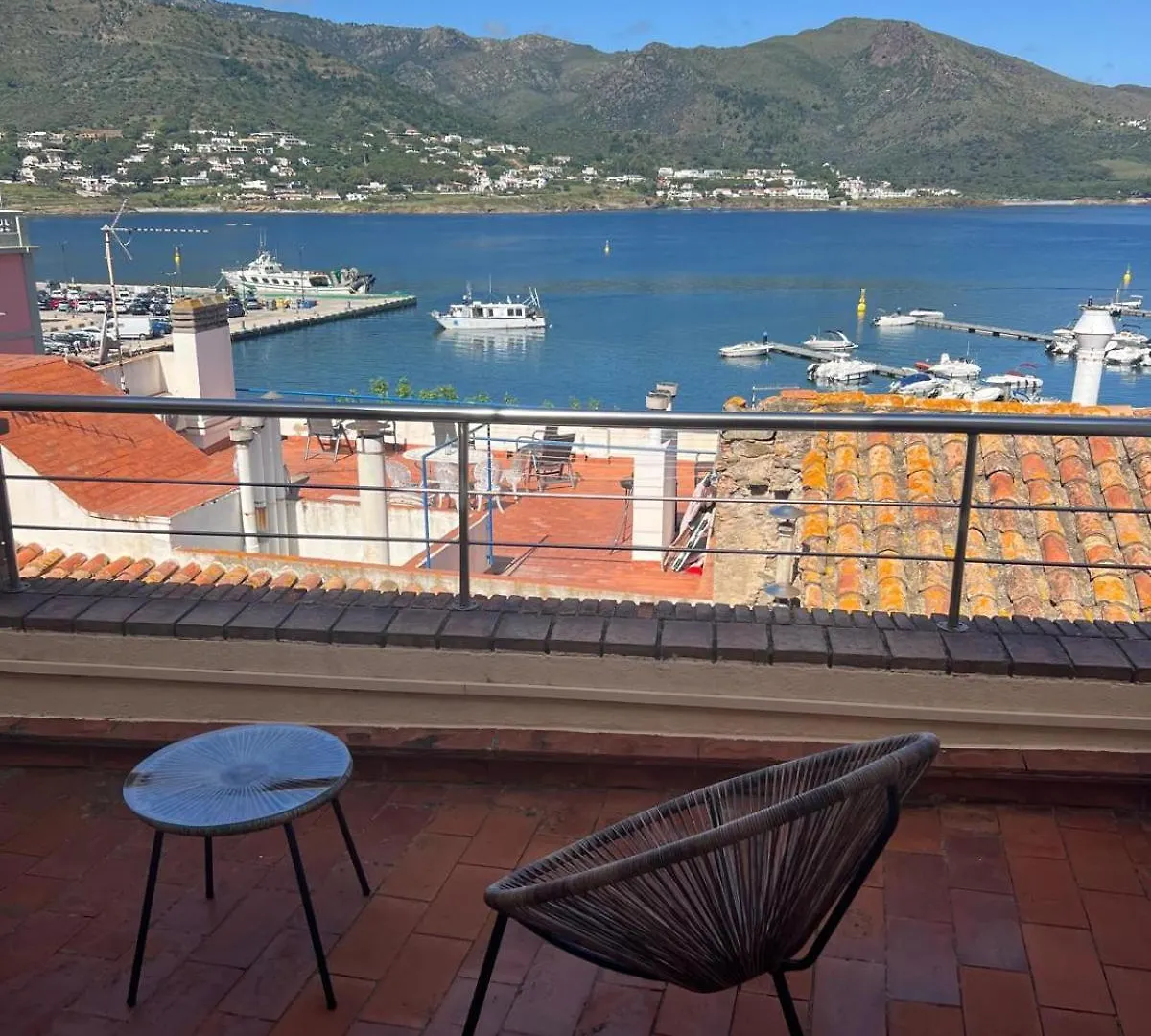 Hostal Sol I Sombra El Port De La Selva